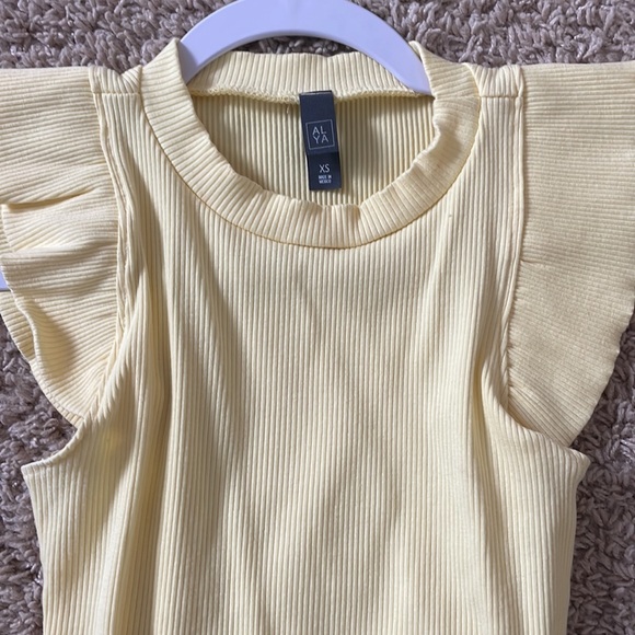 ruffled top - Picture 3 of 3